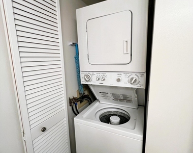 3402 Bimini Lane - Photo Thumbnail 9