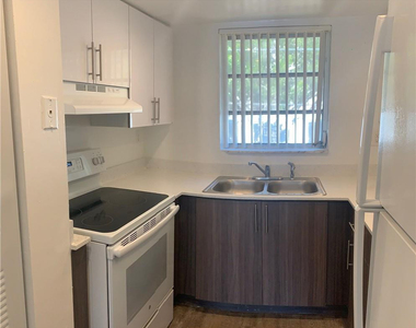 401 Nw 34 Street - Photo Thumbnail 1