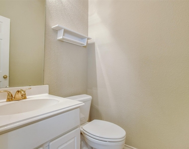 3021 Sawtooth Drive - Photo Thumbnail 8