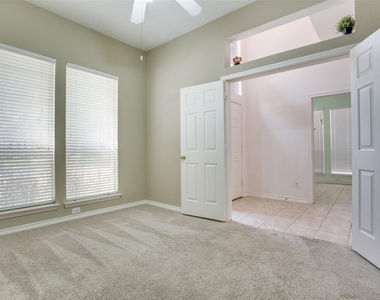 3021 Sawtooth Drive - Photo Thumbnail 2
