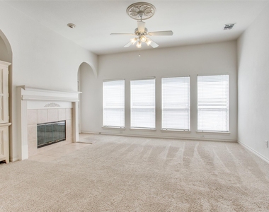 3021 Sawtooth Drive - Photo Thumbnail 4
