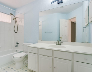 3021 Sawtooth Drive - Photo Thumbnail 13