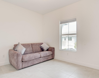 576 Parsons Way - Photo Thumbnail 12