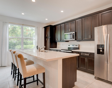 576 Parsons Way - Photo Thumbnail 1