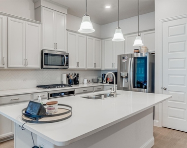 2837 Troutt Drive - Photo Thumbnail 10