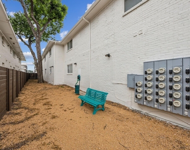 5018 San Jacinto Street - Photo Thumbnail 3