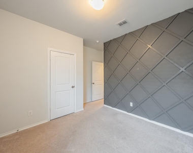 561 Concho Street - Photo Thumbnail 21