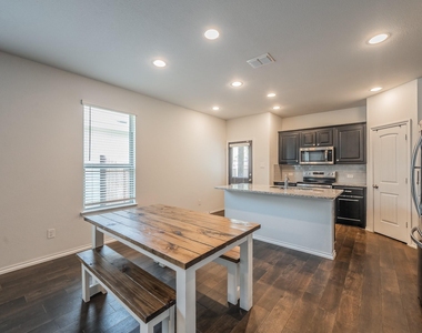 561 Concho Street - Photo Thumbnail 11