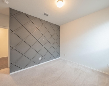 561 Concho Street - Photo Thumbnail 20
