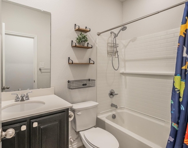 561 Concho Street - Photo Thumbnail 23