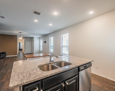 561 Concho Street - Photo Thumbnail 10