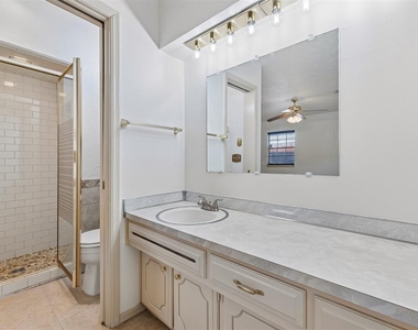 1209 Nw 103rd Street - Photo Thumbnail 6