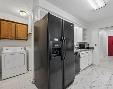 1209 Nw 103rd Street - Photo Thumbnail 4