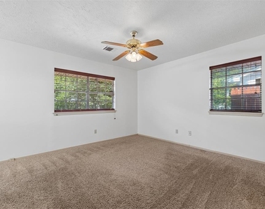 1209 Nw 103rd Street - Photo Thumbnail 5