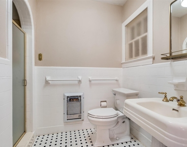 6933 Westlake Avenue - Photo Thumbnail 9