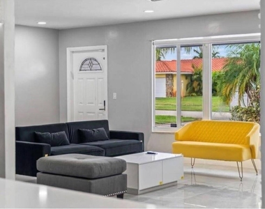 4811 Hayes Street - Photo Thumbnail 5