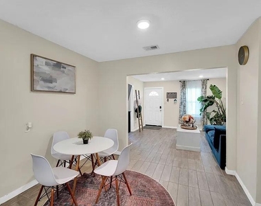 4208 Wiman Drive - Photo Thumbnail 3