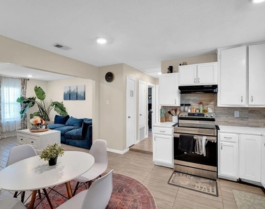 4208 Wiman Drive - Photo Thumbnail 4
