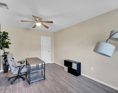 4208 Wiman Drive - Photo Thumbnail 11