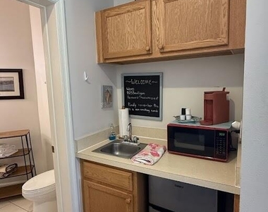 8233 Mulligan Circle - Photo Thumbnail 5
