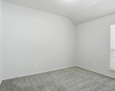 3015 Briarbrook Drive - Photo Thumbnail 11