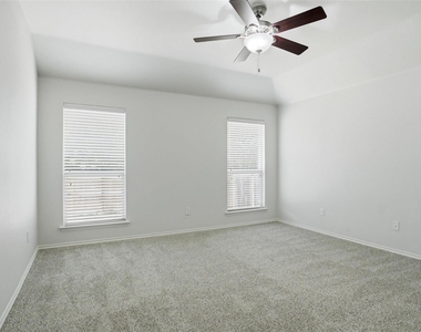 3015 Briarbrook Drive - Photo Thumbnail 8