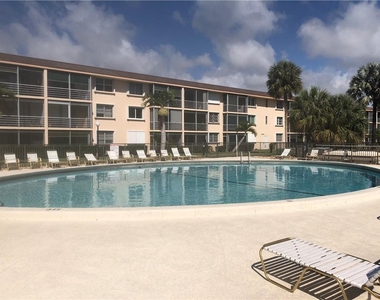 4500 N Federal Highway - Photo Thumbnail 12