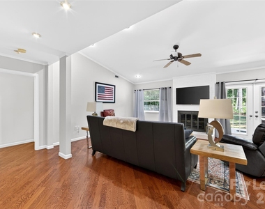 9131 Glisson Court - Photo Thumbnail 4