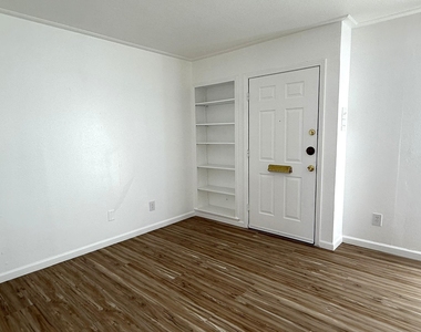 9825 Park Lane Court - Photo Thumbnail 9
