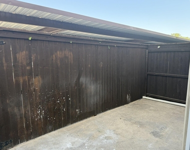 9825 Park Lane Court - Photo Thumbnail 22