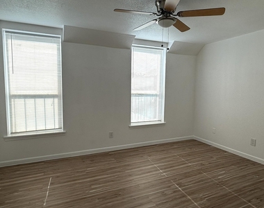 9825 Park Lane Court - Photo Thumbnail 18