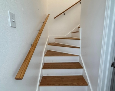9825 Park Lane Court - Photo Thumbnail 11