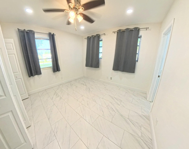 341 Henthorne Drive - Photo Thumbnail 18