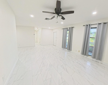 341 Henthorne Drive - Photo Thumbnail 6
