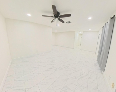 341 Henthorne Drive - Photo Thumbnail 3