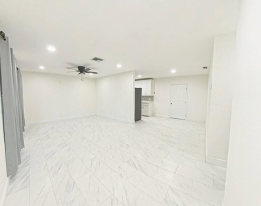 341 Henthorne Drive - Photo Thumbnail 9