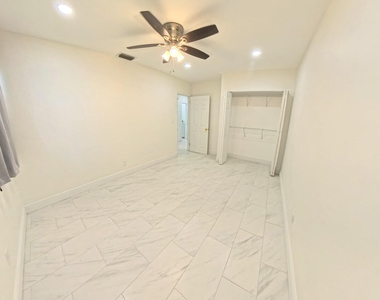 341 Henthorne Drive - Photo Thumbnail 14