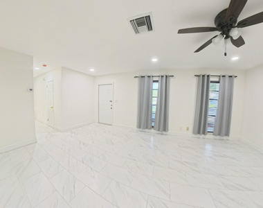 341 Henthorne Drive - Photo Thumbnail 5