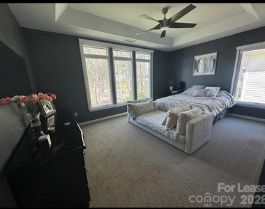 519 Delburg Street - Photo Thumbnail 6
