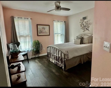 519 Delburg Street - Photo Thumbnail 14