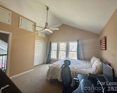 519 Delburg Street - Photo Thumbnail 12
