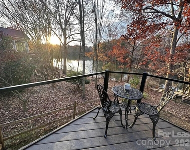 519 Delburg Street - Photo Thumbnail 15