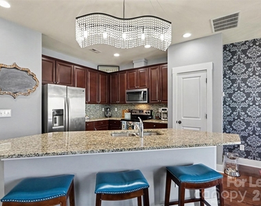 3835 Willow Green Place - Photo Thumbnail 5