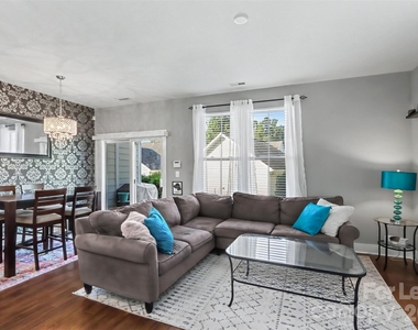 3835 Willow Green Place - Photo Thumbnail 10