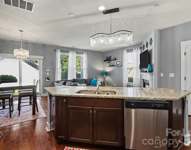 3835 Willow Green Place - Photo Thumbnail 7