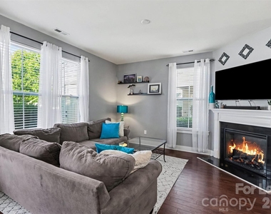 3835 Willow Green Place - Photo Thumbnail 8