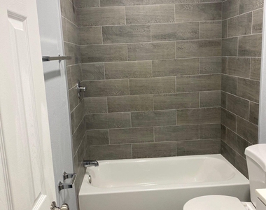 201 Nw 32nd Court - Photo Thumbnail 6