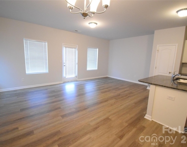 220 Briana Marie Way - Photo Thumbnail 7