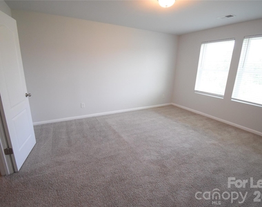 220 Briana Marie Way - Photo Thumbnail 11