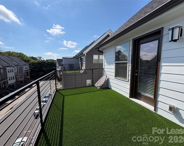 16034 Roscoe Lane - Photo Thumbnail 12